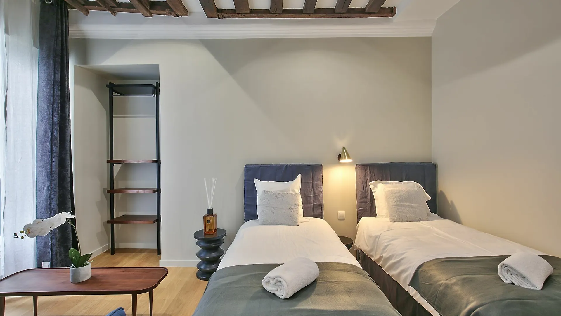 70 - Authentic Parisian Flat Parijs