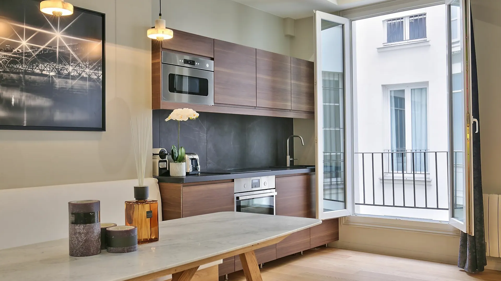 70 - Authentic Parisian Flat * פריז