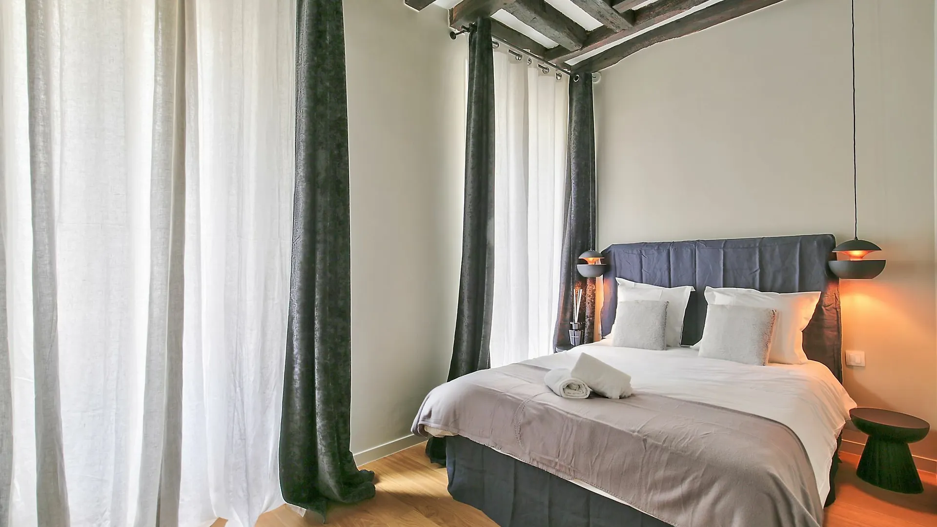 70 - Authentic Parisian Flat *